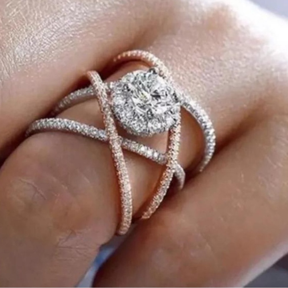 NEW 925 STERLING SILVER ROSE GOLD DIAMOND RING, CUTE RING, SHINY RING.